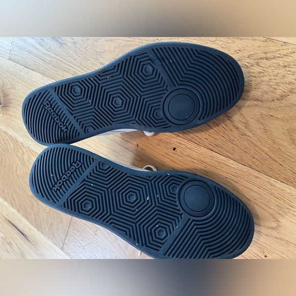 { reebok } men’s sneakers, size 11 - Picture 3 of 6